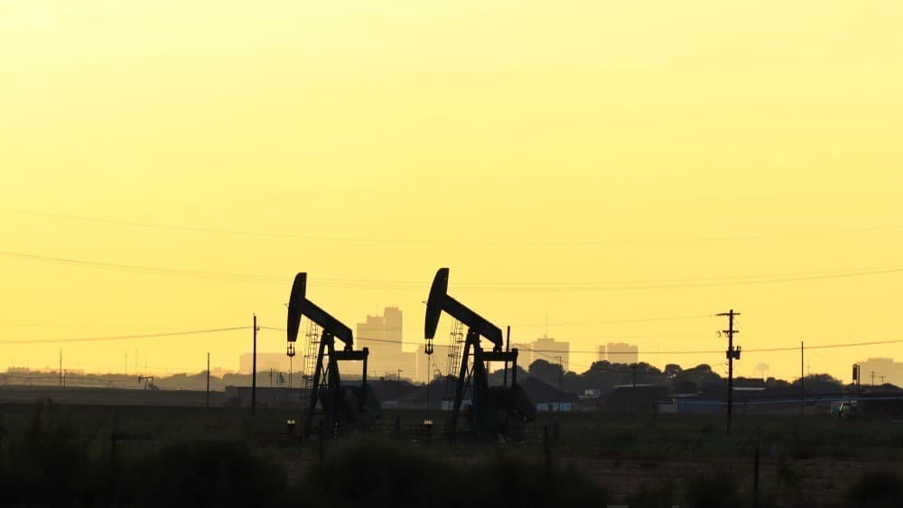 U.S. Shale Plays Attract Investors in $100 Billion M&A Surge | OilPrice.com