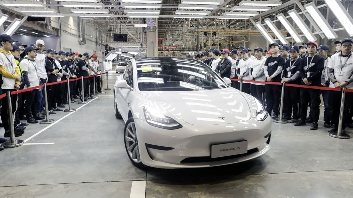 Tesla Stock Dips as Annual Deliveries See First Decline Since 2011 ...
