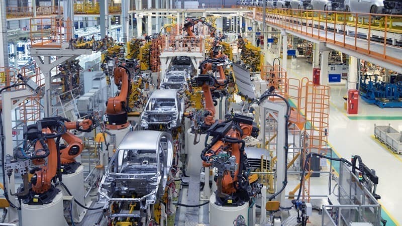 China Schools the West on EVs | OilPrice.com