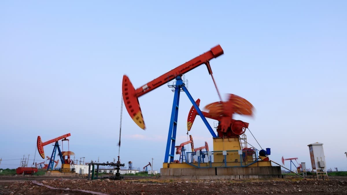 Oil Whipsaws as War Risk and Emergency Supply Measures Collide