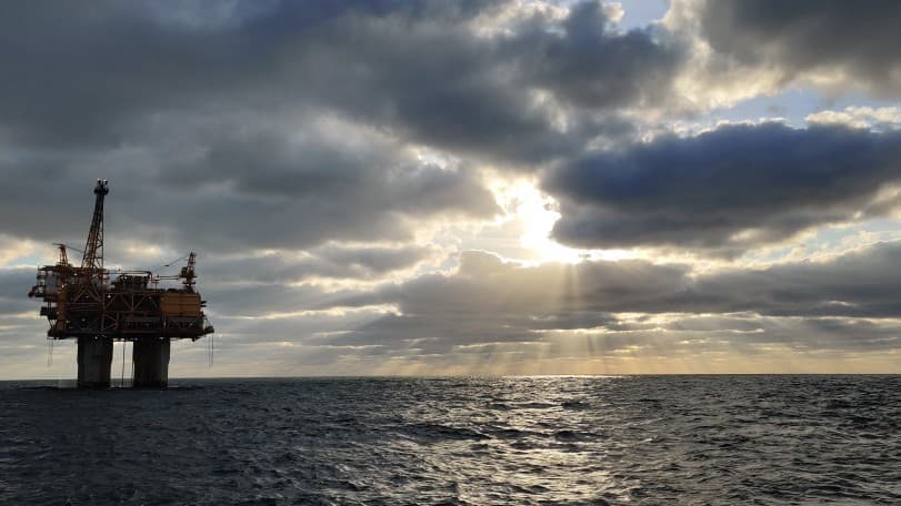 North Sea Oil Fight Escalates as Starmer Cites Legal Limits