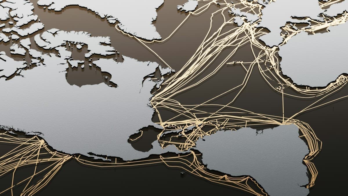 Cables submarinos: riesgo de sabotaje y su impacto en el mercado