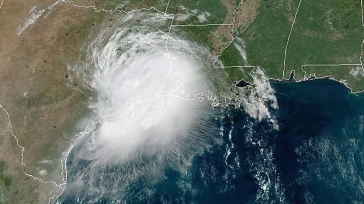 ‘’Catastrophic Flooding’’ Threatens Heart Of Texas Oil Industry | OilPrice.com