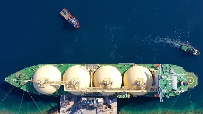 Qatar Leases Tankers as LNG Market Hits Crisis Mode | OilPrice.com