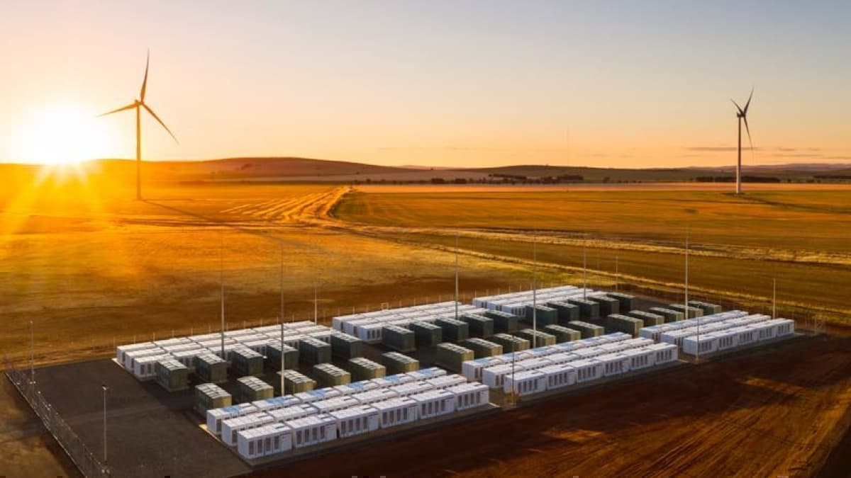 Tesla To Expand The World’s Largest Lithium-Ion Battery | OilPrice.com