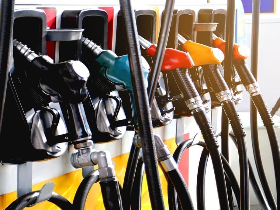 IEA Urges Working From Home and Cutting Air Travel to Ease Oil Supply Shock