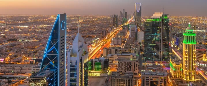 Low Oil Prices Force Saudi Arabia to Tap More Debt