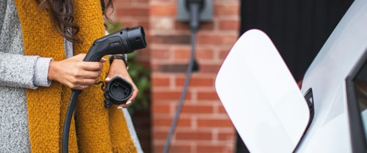 UK Urged to Ease 2030 Electric Vehicle Sales Goal