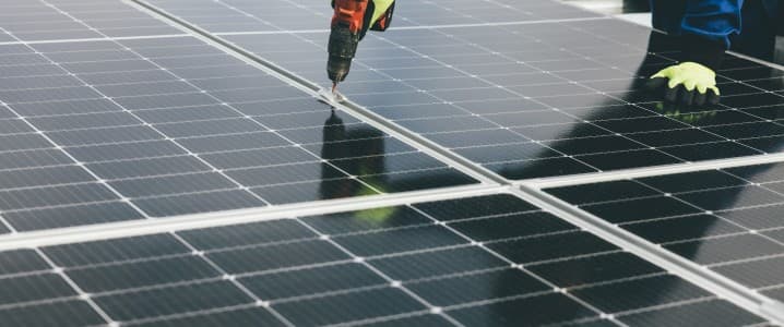U.S. solar installations dropped by 14% in 2025 as policy uncertainty from the Trump Administration restricted tax credits and added permitting and tariff concerns for investors.